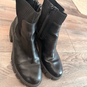 Universal Thread Black Ankle Booties